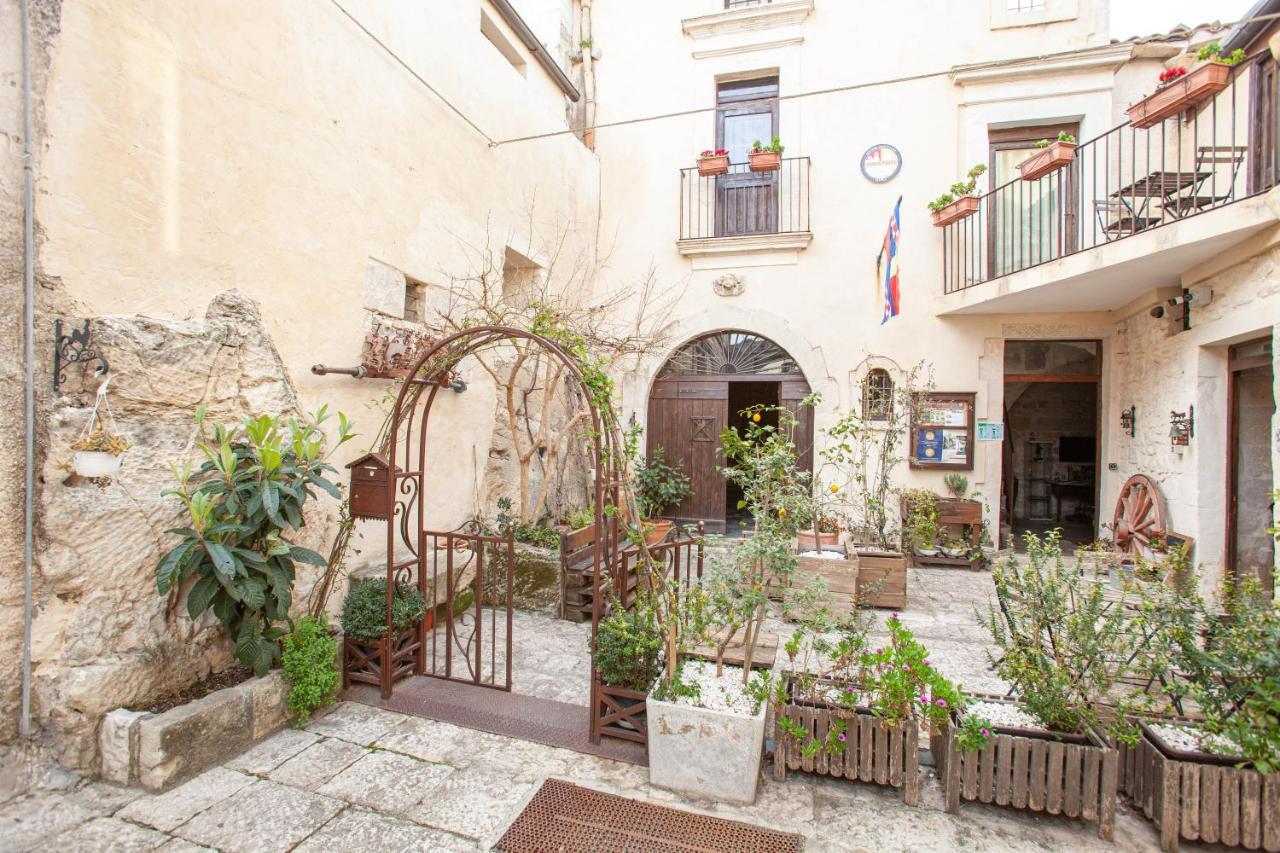 Case-Grotte Degli Avi, Esperienza Abitativa In Grotta Modica Exteriér fotografie