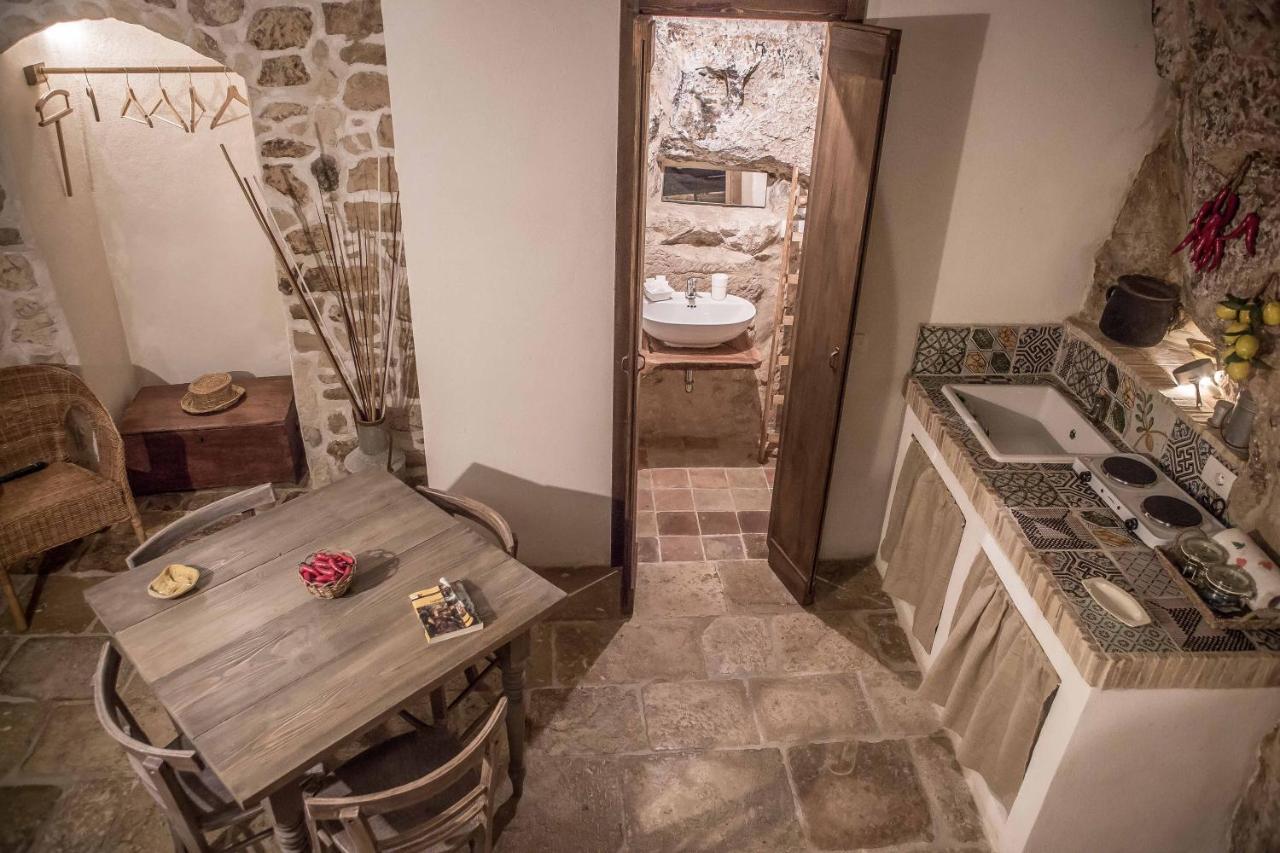 Case-Grotte Degli Avi, Esperienza Abitativa In Grotta Modica Exteriér fotografie